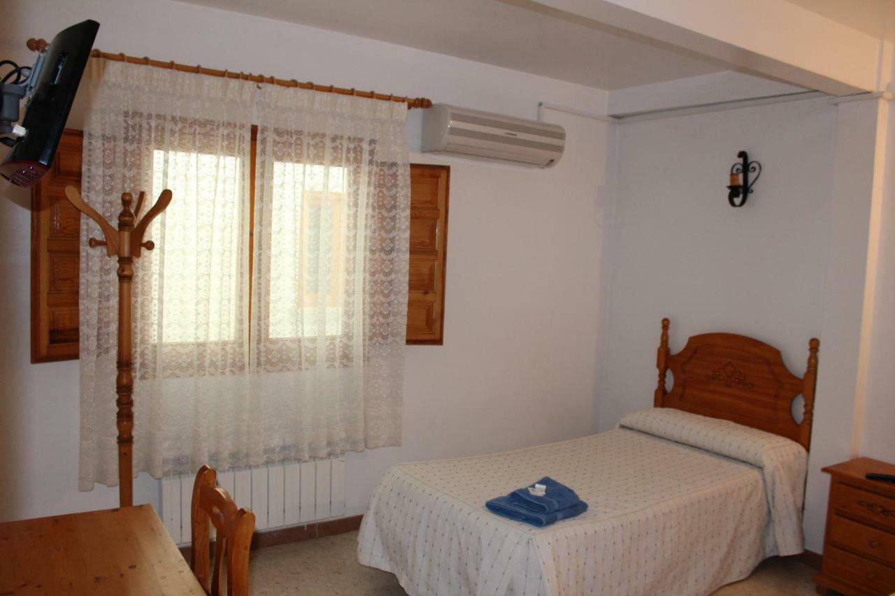 Posada Manolon Santa Cruz de Moya المظهر الخارجي الصورة