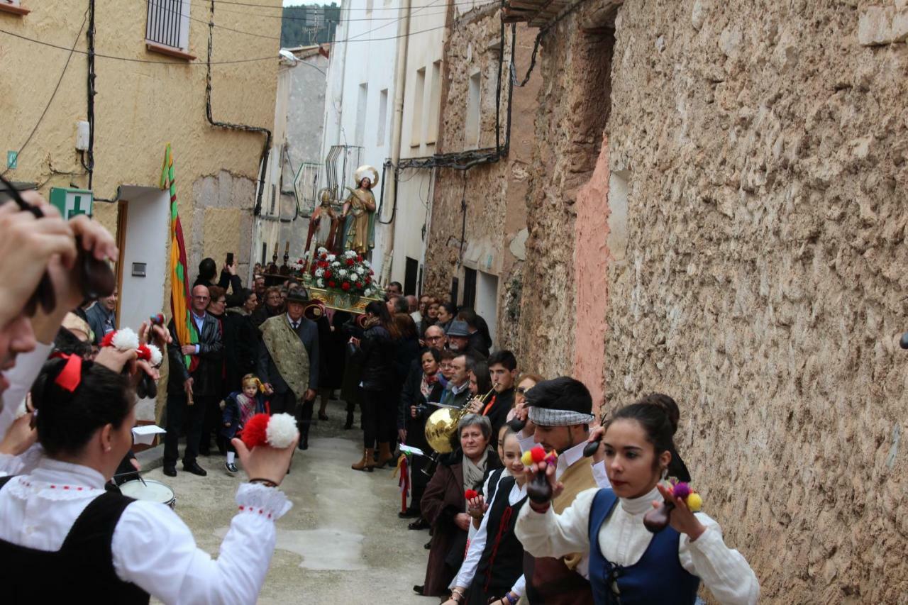 Posada Manolon Santa Cruz de Moya المظهر الخارجي الصورة