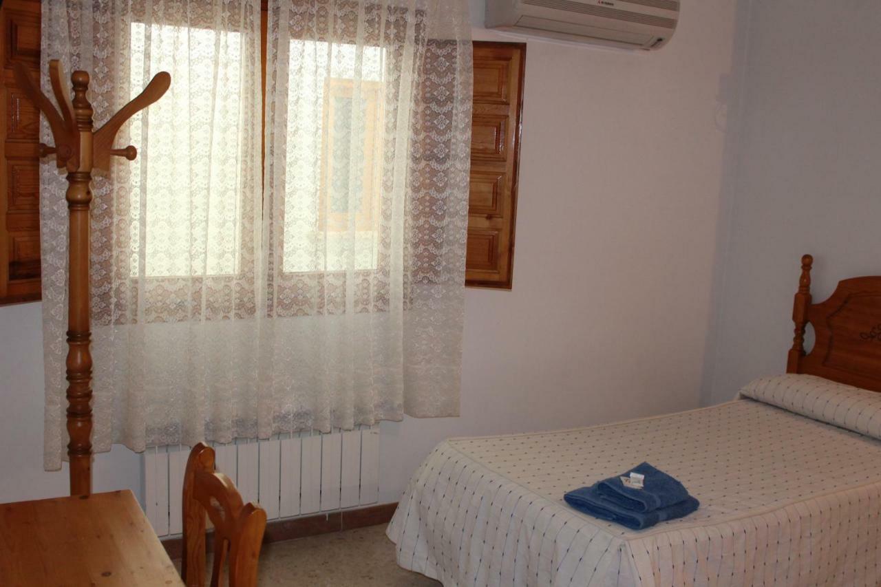 Posada Manolon Santa Cruz de Moya المظهر الخارجي الصورة
