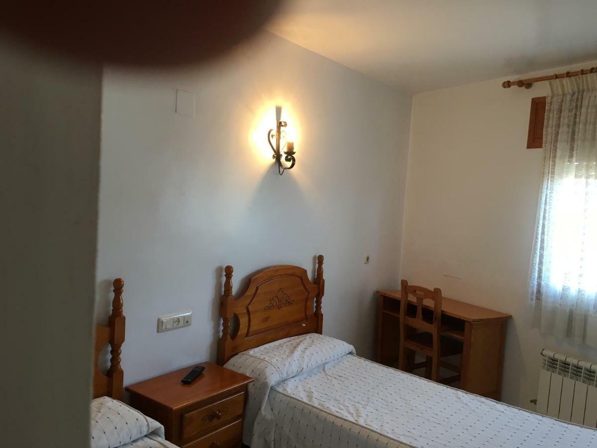Posada Manolon Santa Cruz de Moya المظهر الخارجي الصورة